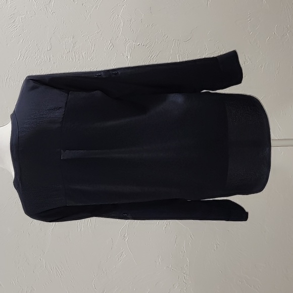 Women Express Convertible Sleeves - Picture 2 of 3